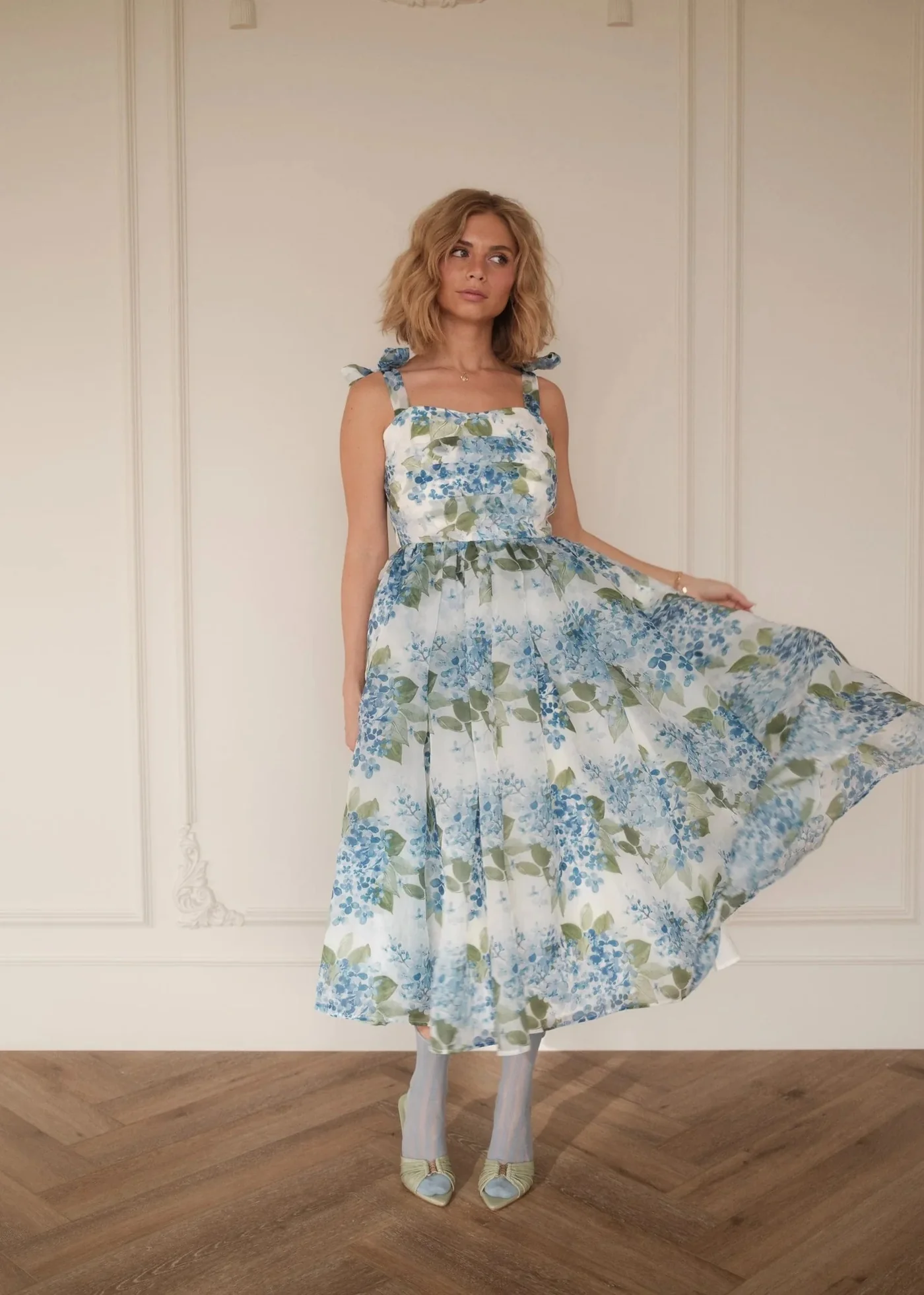Spaghetti Strap Bow Detail Square Neck Hydrangea Floral Print A Line Midi Evening Dress - Image 9